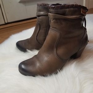 pikolinos booties